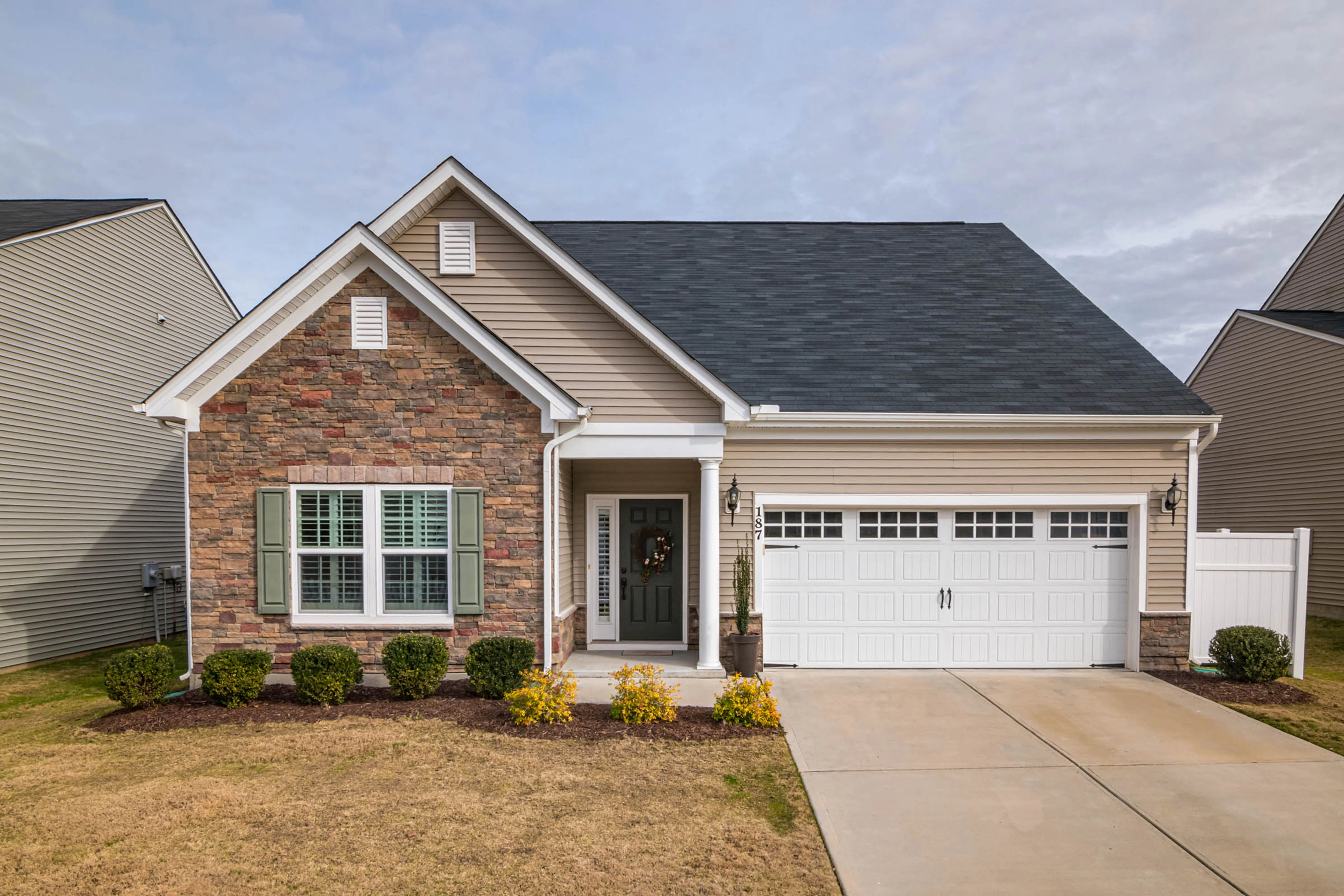 Residential garage door in Willow Oak